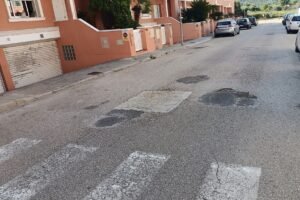 Situacion del asfalto del carrer Garraf  (12)